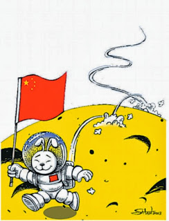 中国玉兔号成功踏上月球！