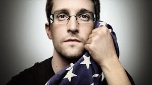 Snowden bör hålla sig borta från Sverige