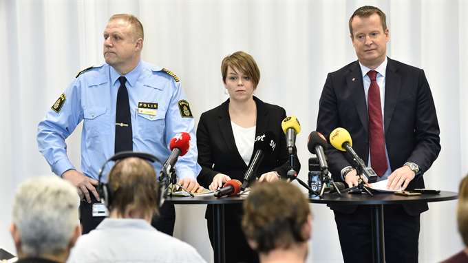 Inrikesministerns platta löften