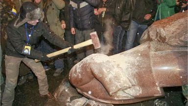 Att hugga huvudet av Lenin