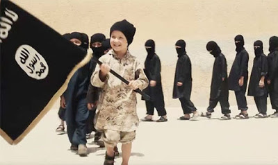 En av tio ungdomar i förorten sympatiserar med IS